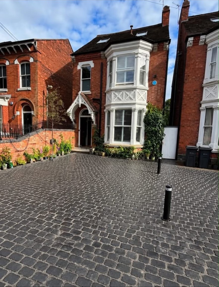 Cobble sett driveway completed by RBL Landscapes